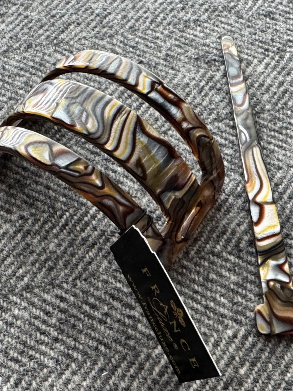 NWT, FRANCE LUXE, CUT OUT SLIDE HAIR ACCESSORY IN ONYX PATTERN